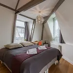 Hot Spot, Fascinating Bed & Breakfast