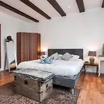 Crown Guesthouse Amsterdam