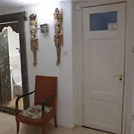 Nemo Apartments & Guest House