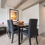 Short Stay Group Carre Apartments