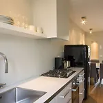 Short Stay Group Central Vip Apartments