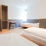 Hostel The Globe