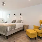 Nassau Canal Suites