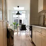 House With Garden, 10 Min From City Centre