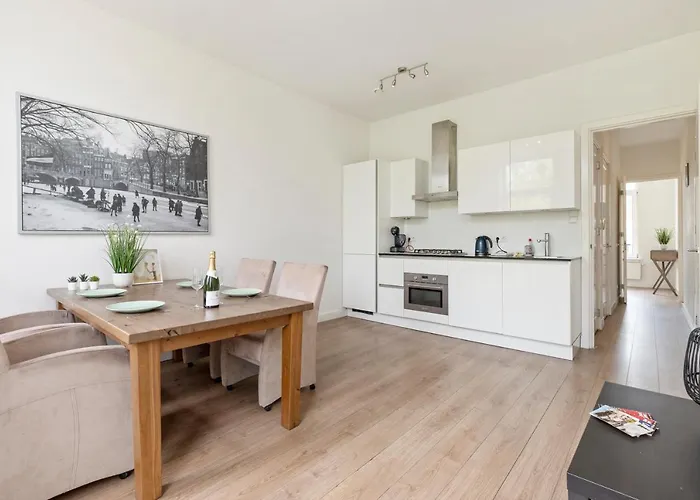 City Center Apartment For A Group Of 4 In Amsterdam - Apt 2
