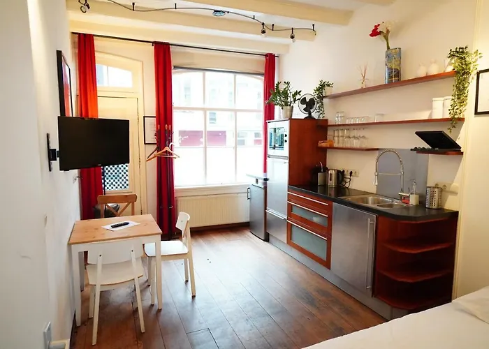 Kerkstraat Bed And Breakfast Apartment With Private Garden