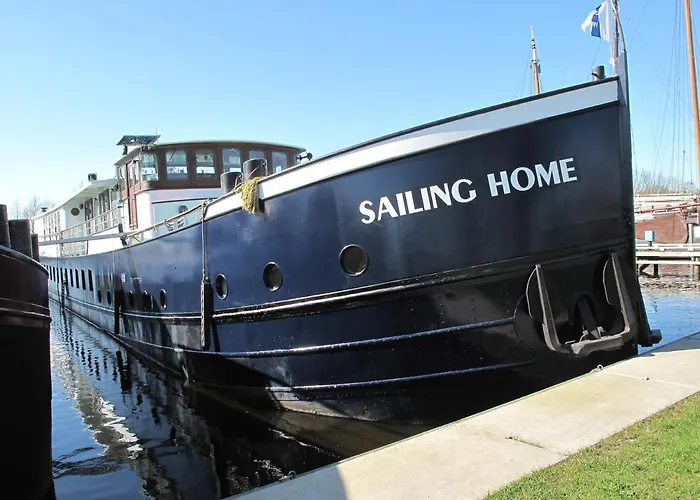 Botel Sailing Home
