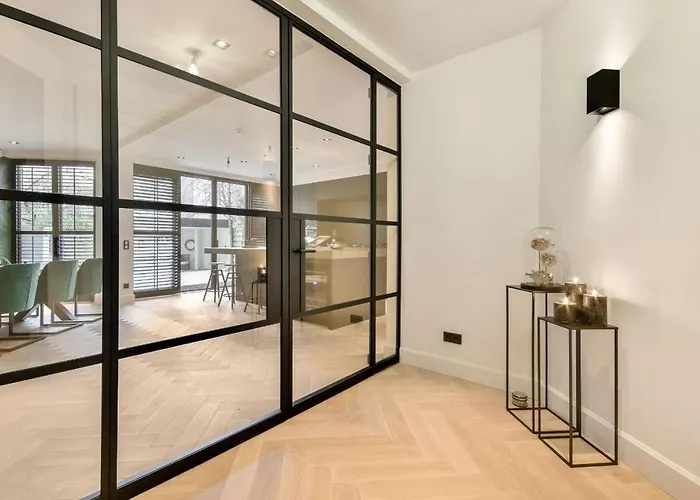 Exquisite Central Amsterdam Luxury Apartment 3B