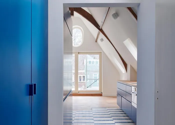 Central Art Apartment - Nieuwmarkt Area