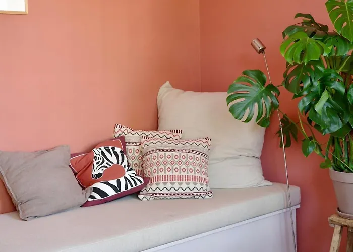 Colorful And Beautiful Home In The Jordaan!