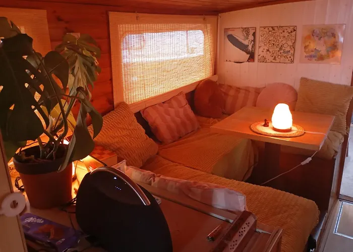 Inn The Water - Floating Hostel Experience