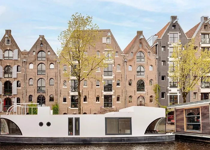 Houseboat Bnb The Floating Nest