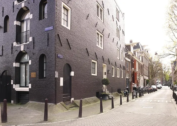 Juul\'S Apartment