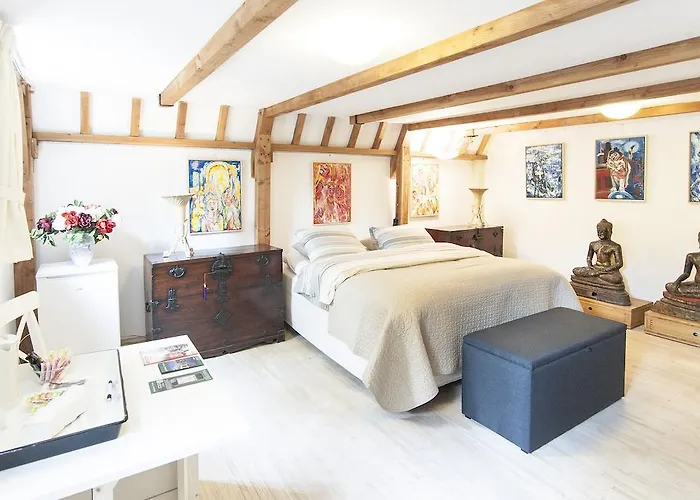 Bed & Breakfast Of Art
