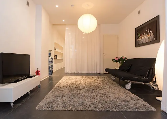 White Room Apartment