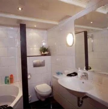 Boutique Hotel Synopsis