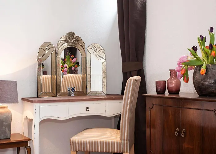 Crown Guesthouse Amsterdam