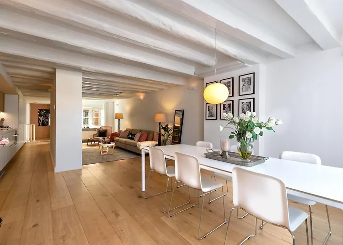 Luxury Large Apartment Morningstar