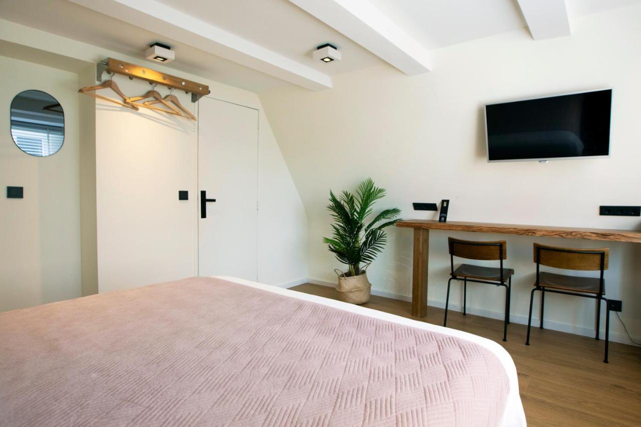 Hotel Quentin Golden Bear