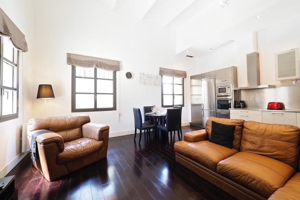 Courtyard Arena Atlas Apartment