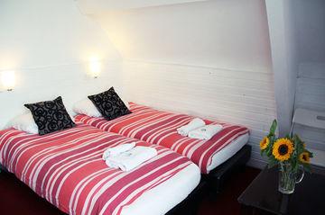 Iris Hotel