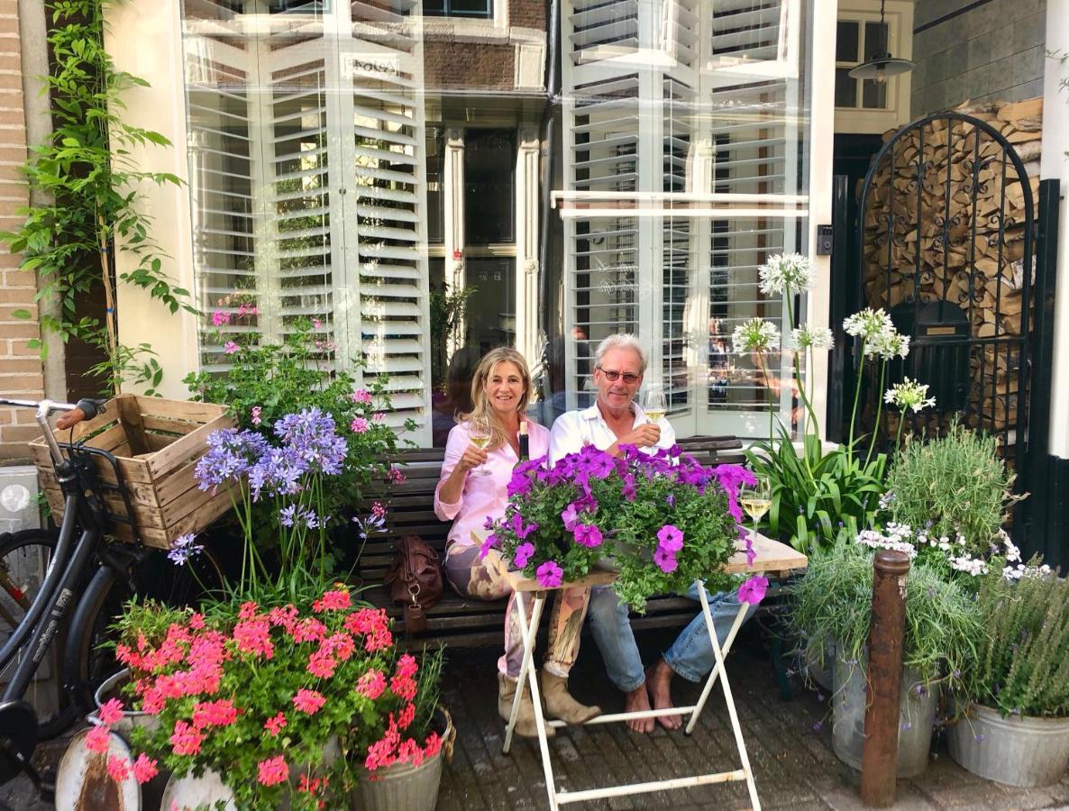 The African Lily Bed & Breakfast Amsterdam
