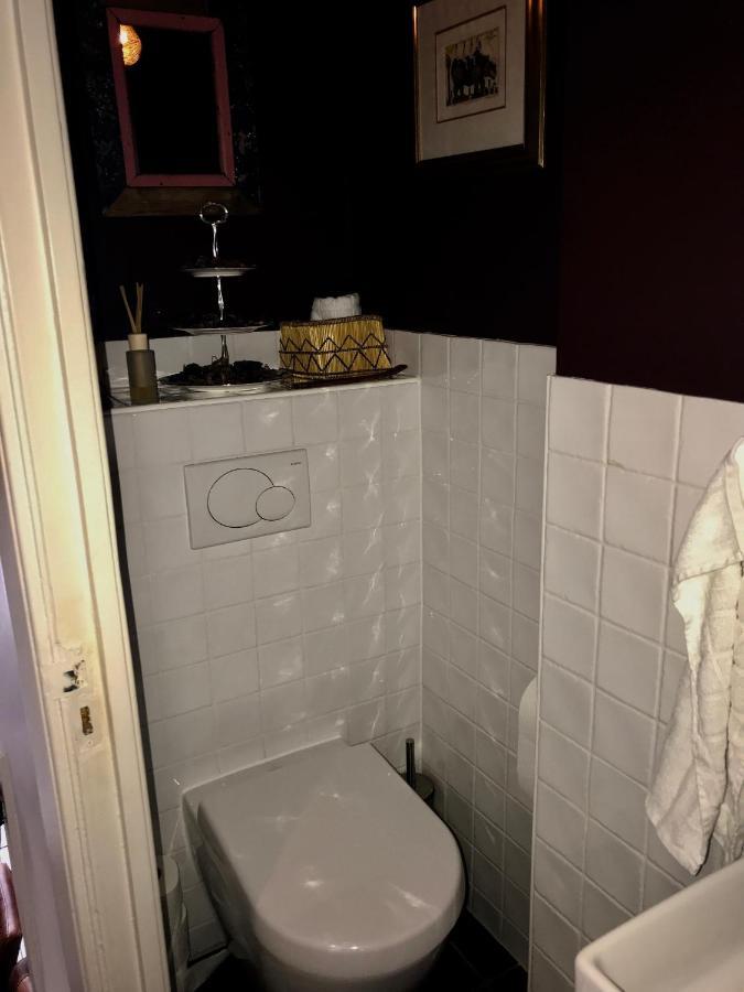 The African Lily Bed & Breakfast Amsterdam