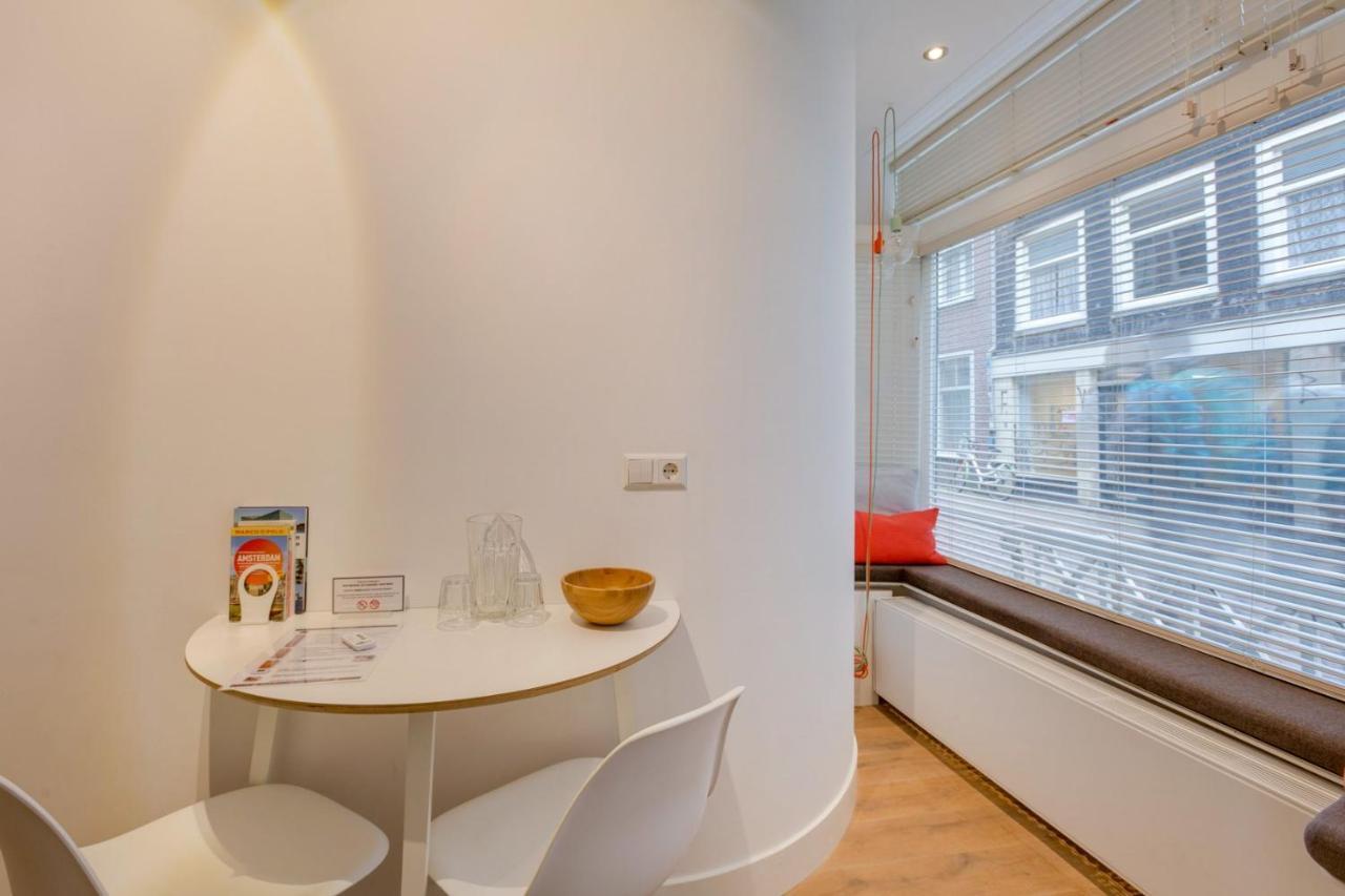 Luxurious In Jordaan Couple Getaway Couette-café 3*