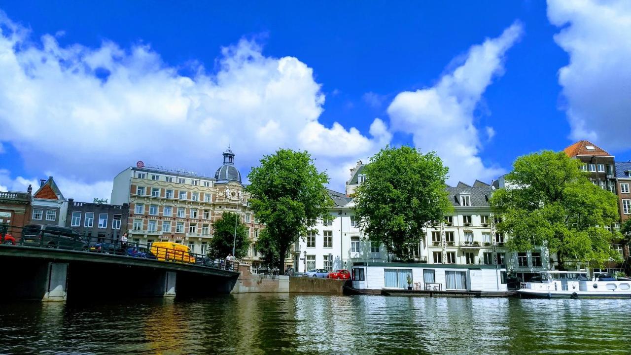 Rembrandt Square Boat Botel *