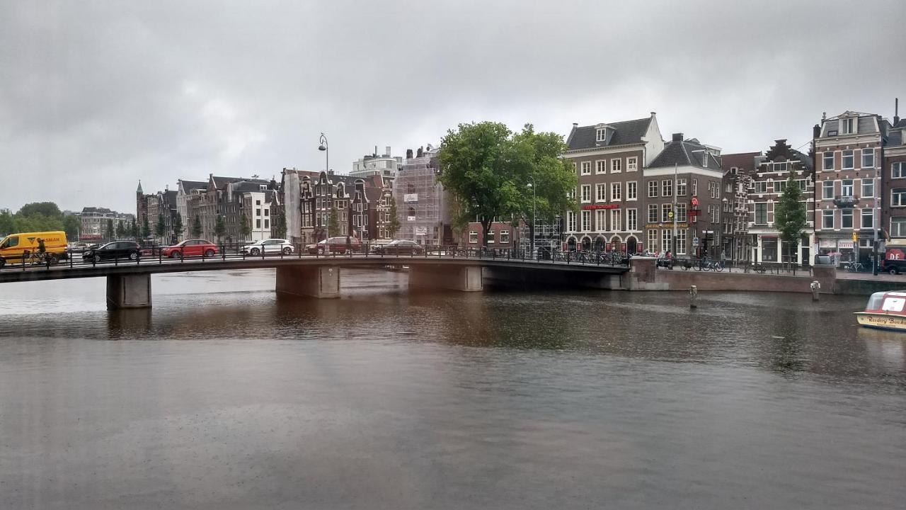 Rembrandt Square Boat Botel