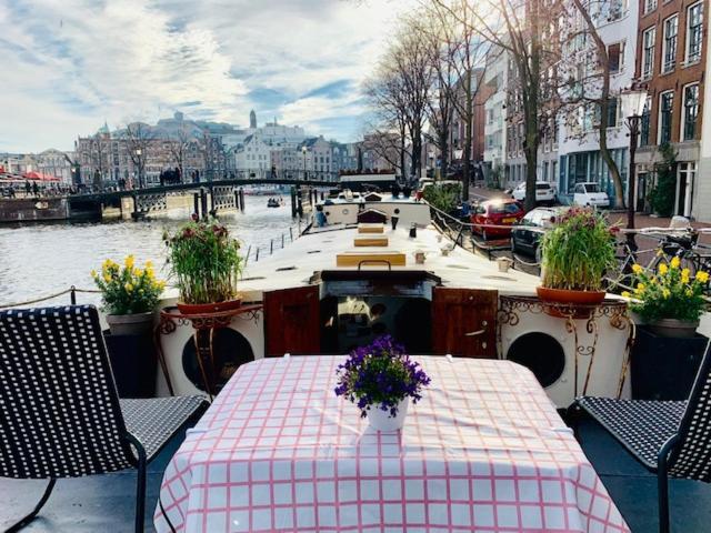 Romantic Houseboat Frühstückspension *