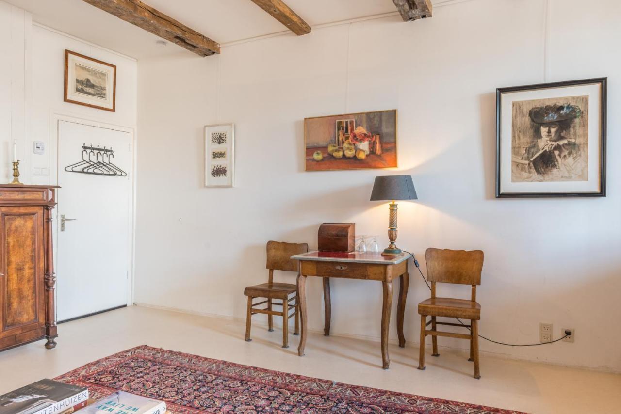 Classy 17th C Canalhouse