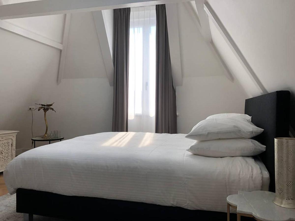 Bed & Breakfast Luxe Suites Roses