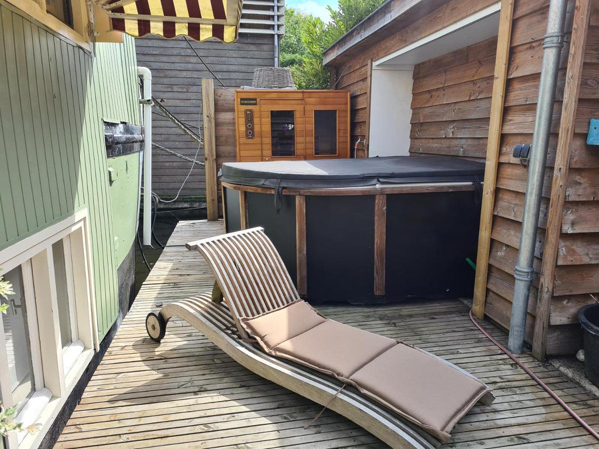 The Amsterdam House Boat With Jacuzzi & Sauna