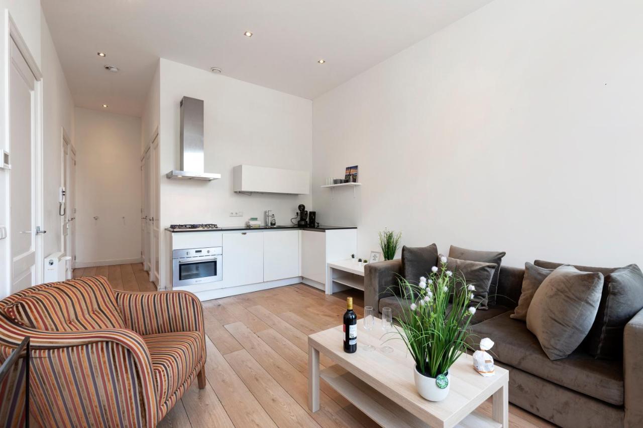 Appartement Comfortable Central With Private Balcony