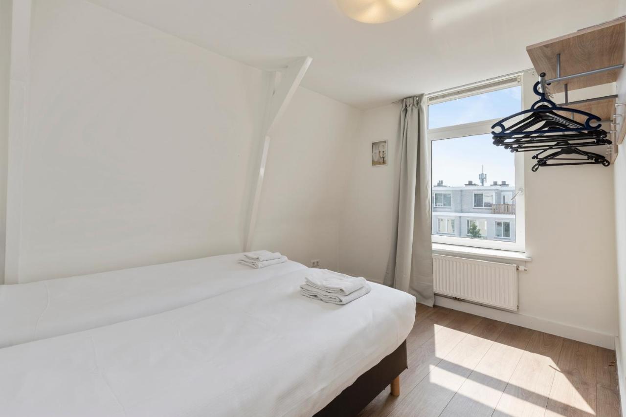 Apartment Central Top Floor With Private Balcony - Apt 3