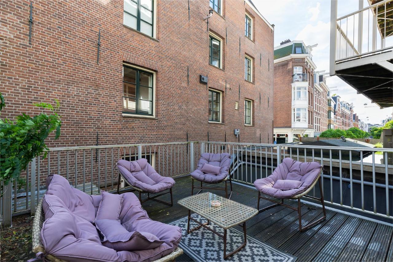 Canal View With Private Balcony