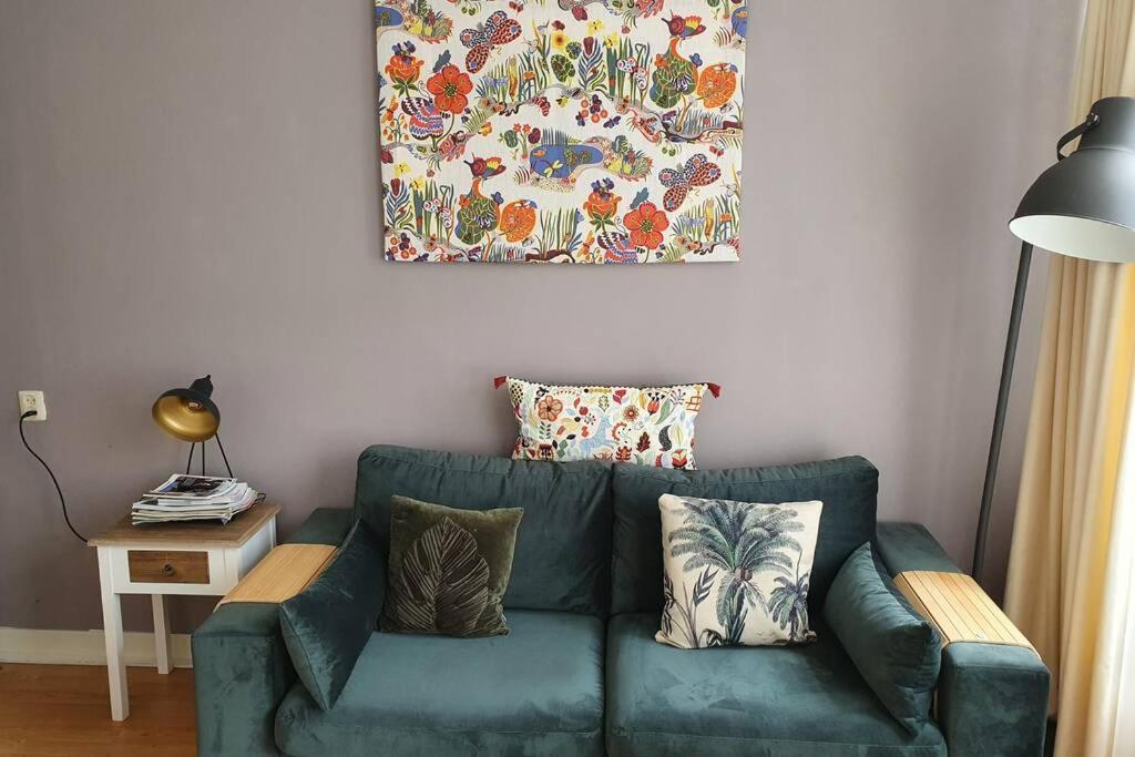 Charming In Center Apartment