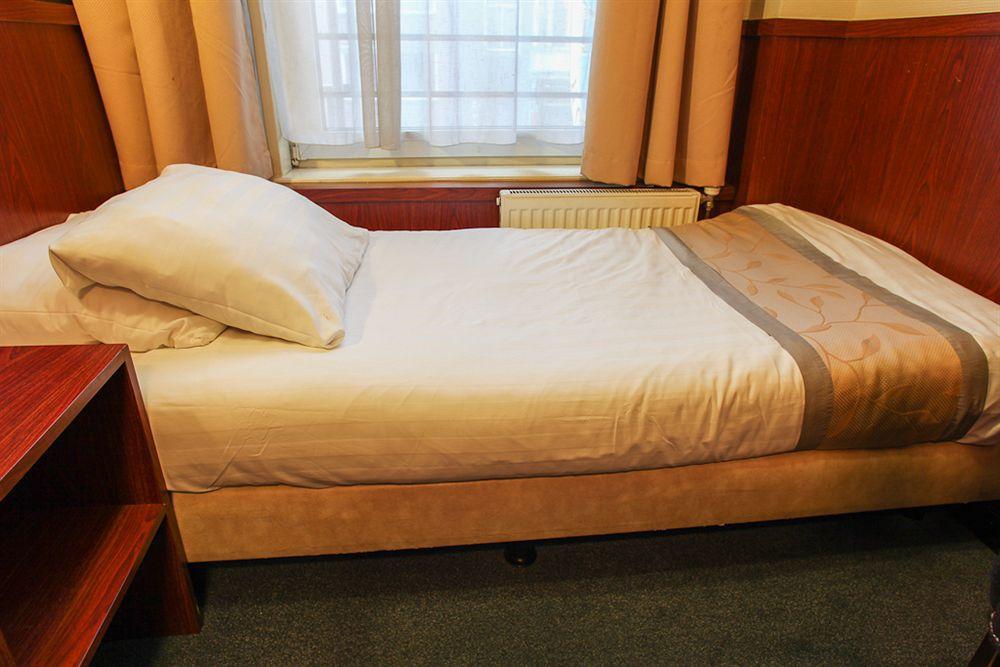 De Paris Hotel 3*