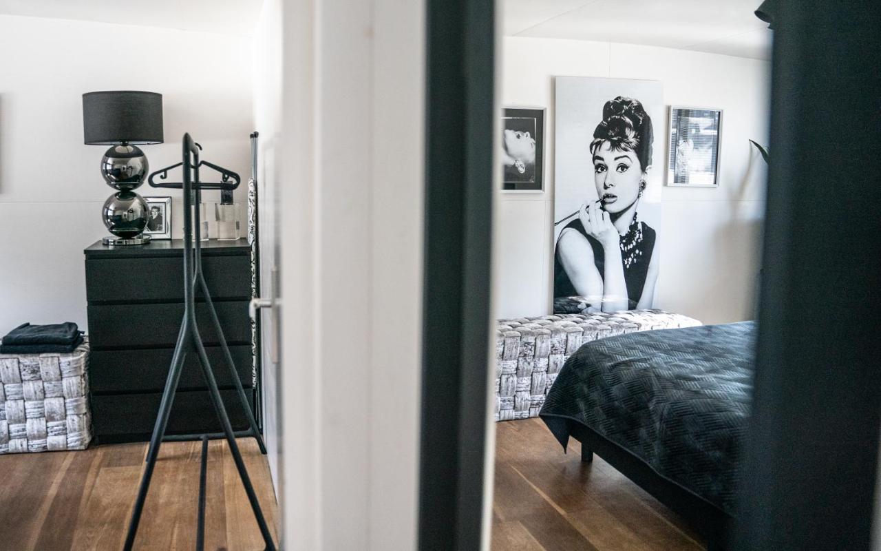 Houseboat-Amsterdam Bed & Breakfast *