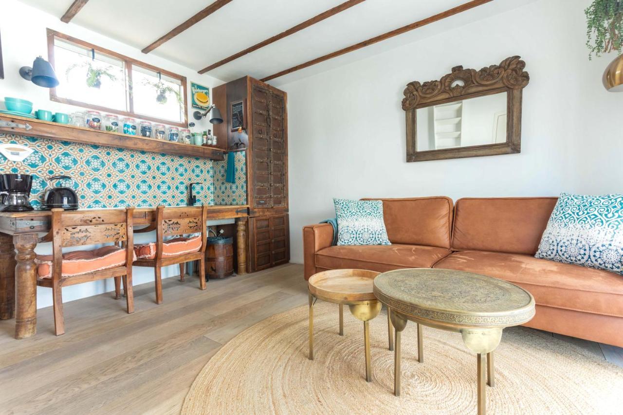 Guest house House Boat With Waterfront Terrace Amsterdam