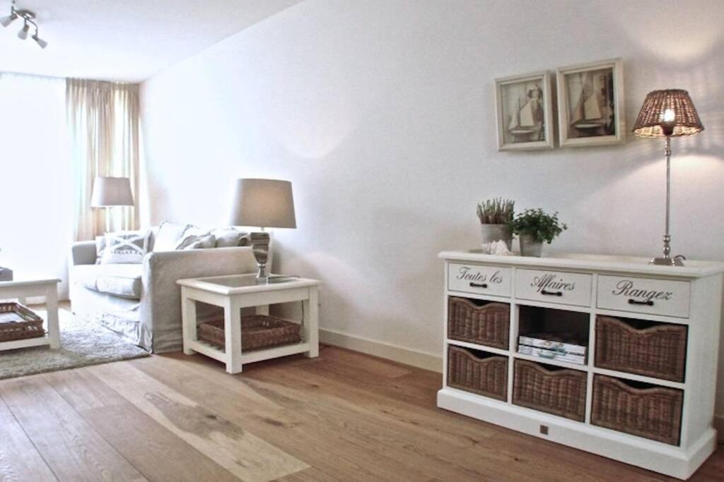 Stylish Canalhouse B