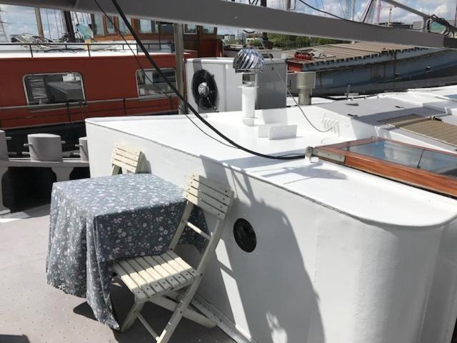 The Ship's Cabin Couette-café *