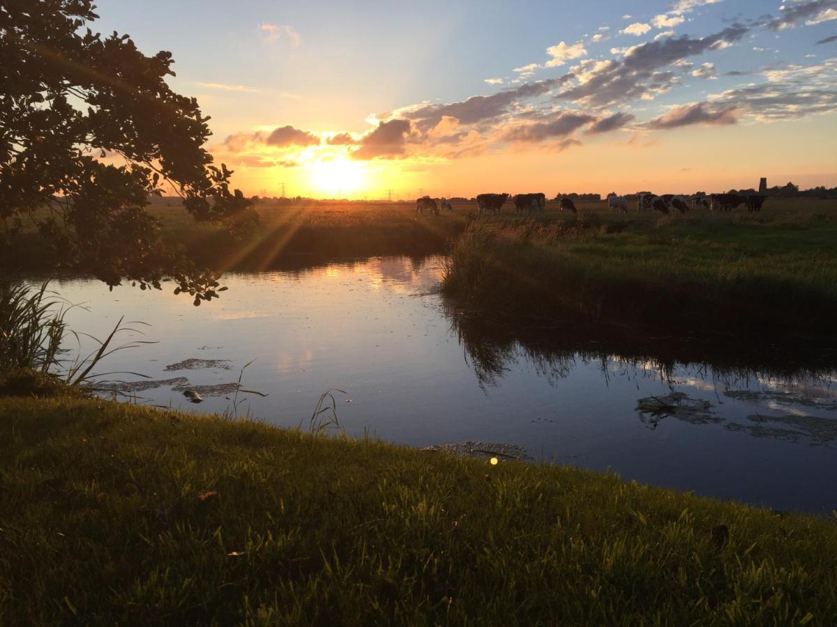 Very In Durgerdam, With Private Garden, Free Parking, Pets Allowed Holiday home
