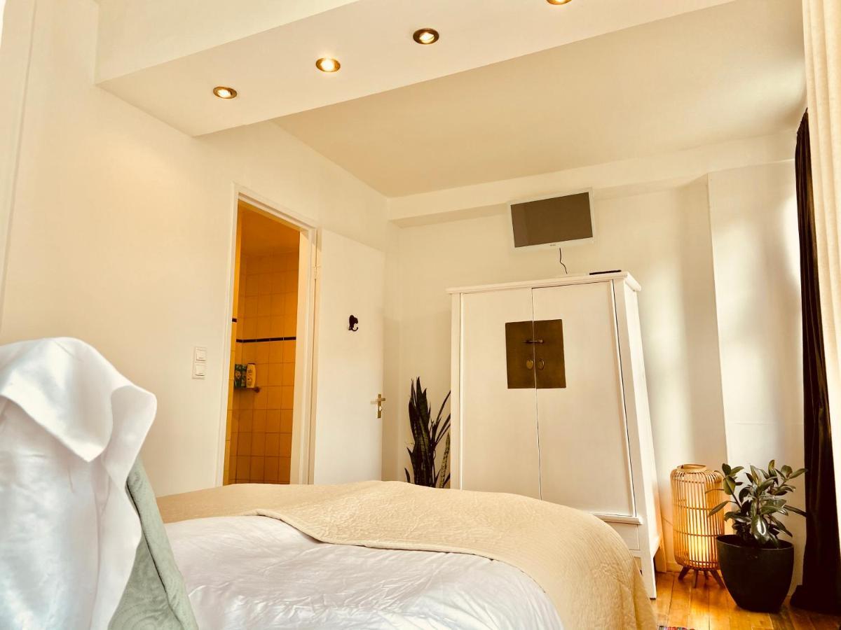 La Vie En Rose Centre Bed & Breakfast 3*