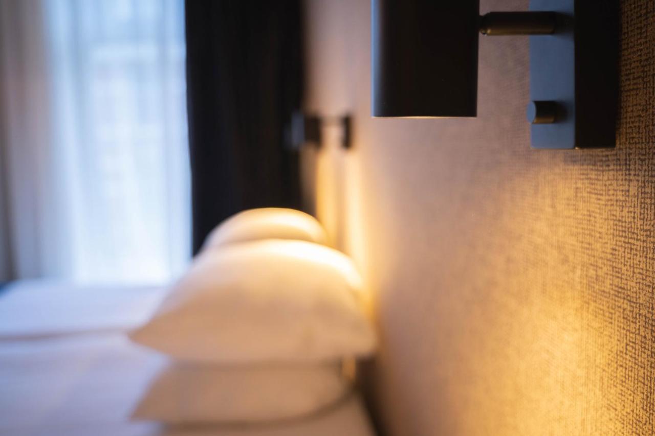 Vondel Garden Centre Hotel 2*