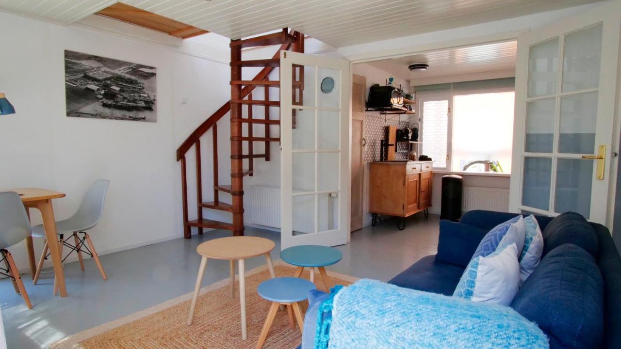 Houseboat With Water Terrace, Free Parking, Free Bikes & Fast Wifi Amsterdam