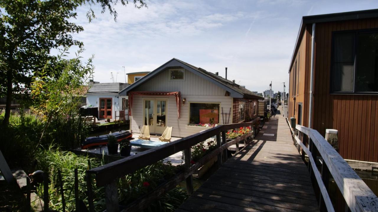 Bed & Breakfast Houseboat With Water Terrace, Free Parking, Free Bikes & Fast Wifi
