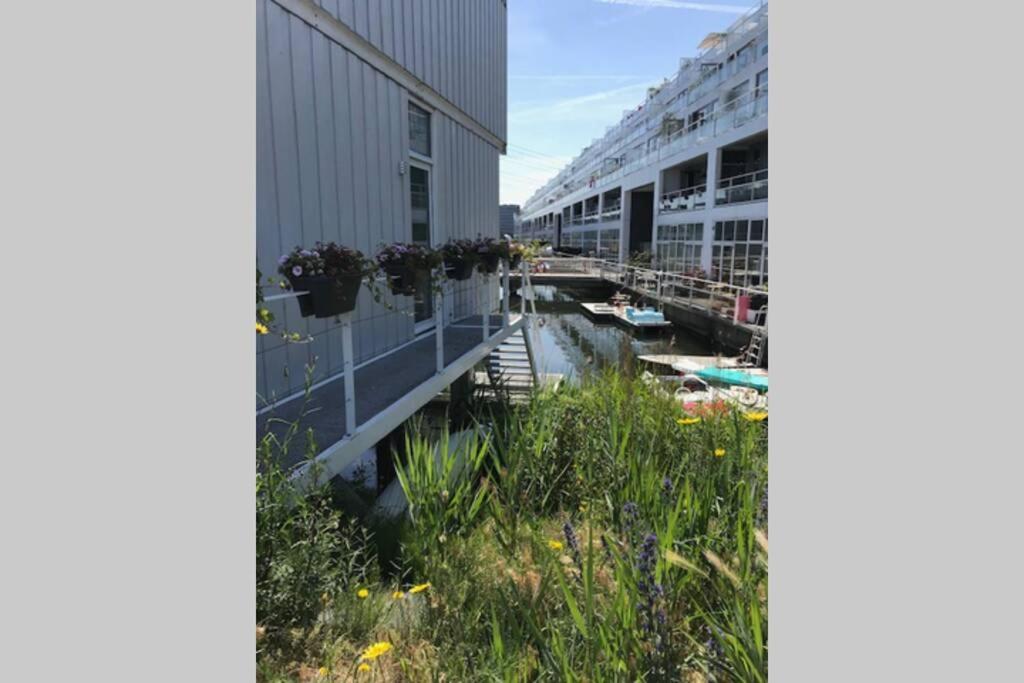 Large And Cosy House On The Water: Free Parking Amsterdam