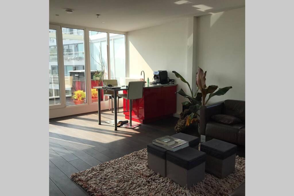 Large And Cosy House On The Water: Free Parking Amsterdam
